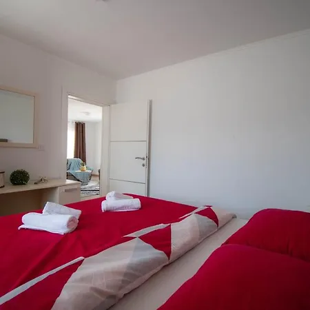 For 6 Persons With Private Pool, Parking And Garden In *