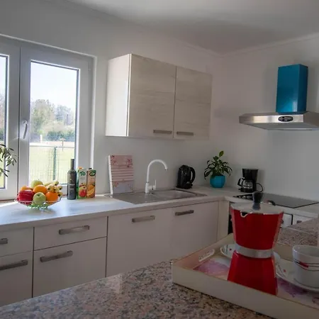 For 6 Persons With Private Pool, Parking And Garden In