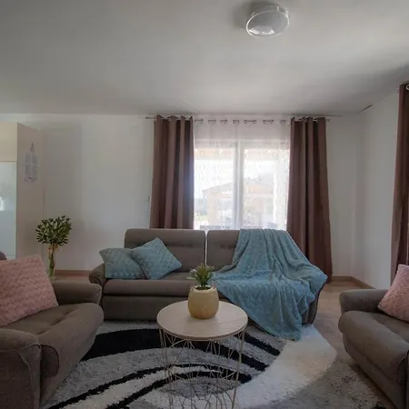 For 6 Persons With Private Pool, Parking And Garden In